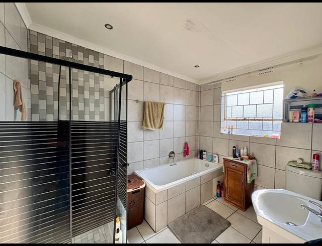 3 BEDROOM DUPLEX FOR SALE IN STRUBENVALE